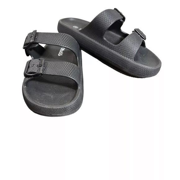 Mudd Girls Black Slip On Sandles Size 2 Open Round Toe Plain Basic Summer Beach - Picture 4 of 6